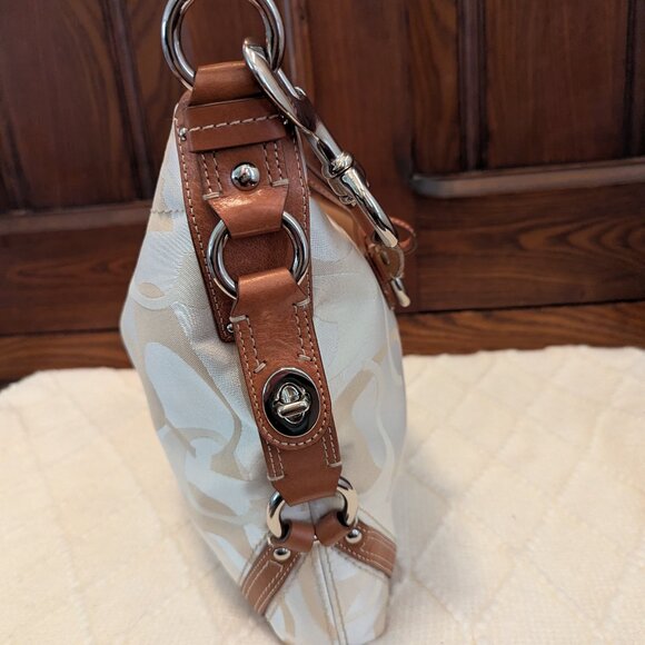 Vintage Coach Carly Optic Signature Shoulder Bag - Picture 4 of 11